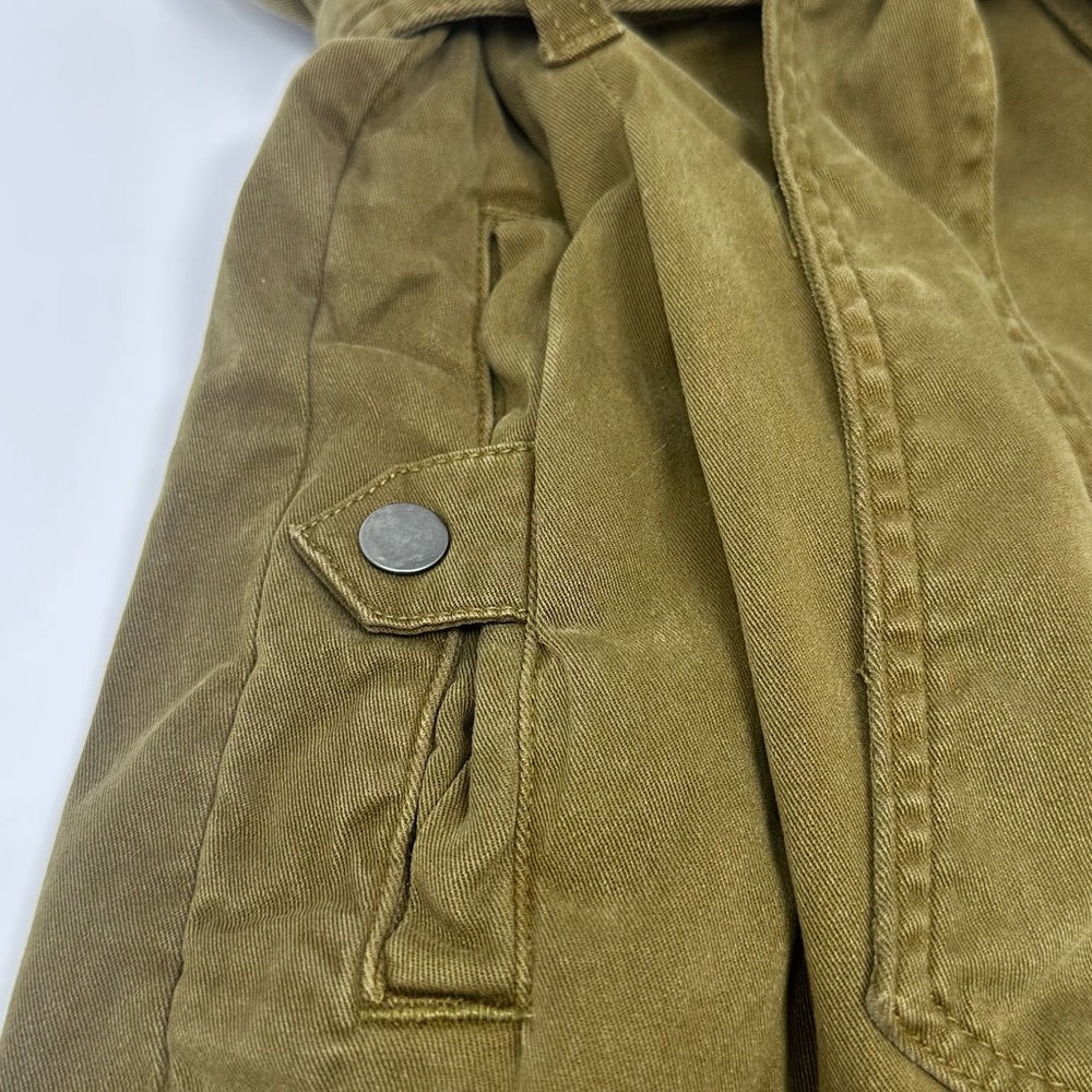 Topshop Green Cargo Shorts with Relaxed Fit - Picture 3 of 5